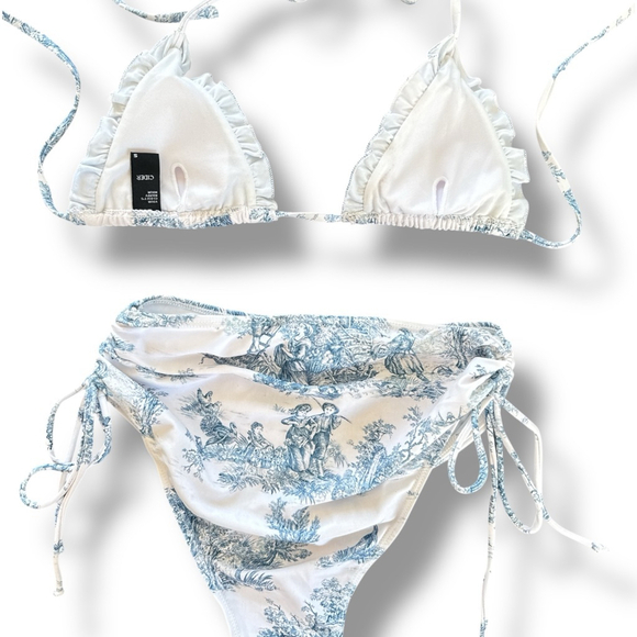 Cider White Blue Toile Print Ruffle Bikini Set Xs/S ￼NWOT - Picture 3 of 9